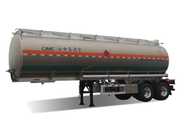 38方運油半掛車(chē)