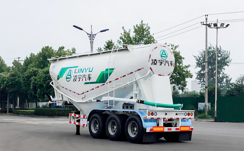 干拌砂漿運輸半掛車(chē)