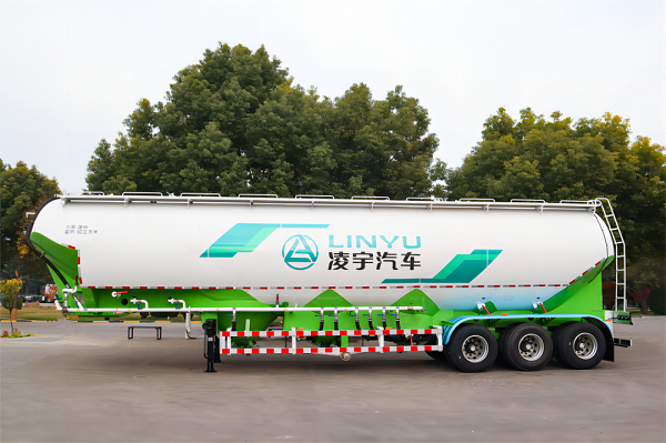 粉粒物料運輸車(chē)的特點(diǎn)詳解！