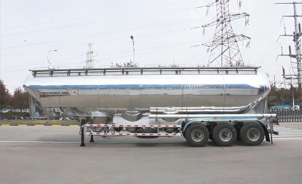 鋁合金立式粉罐半掛車(chē)的優(yōu)勢都有哪些？