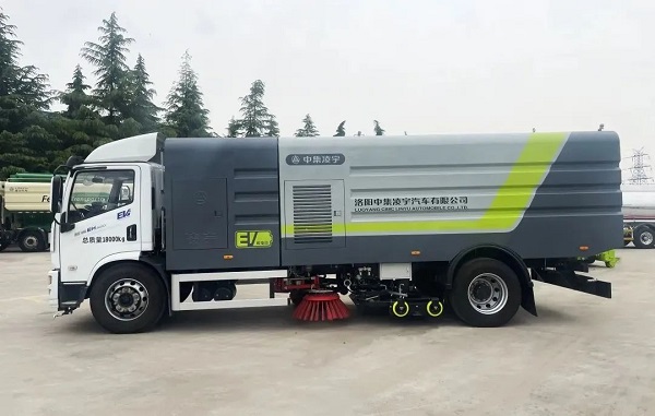 凌宇純電動(dòng)洗掃車(chē)的特點(diǎn)詳解！出色在哪？