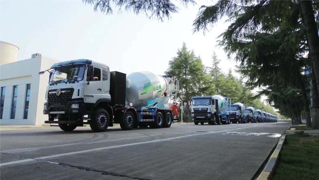 馭風(fēng)而行，中集車(chē)輛15臺新能源攪拌車(chē)駛入湖北，繪就荊楚生態(tài)長(cháng)卷